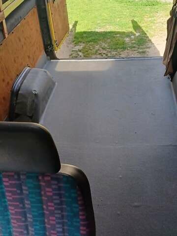 Желтый Мерседес Sprinter, объемом двигателя 2.3 л и пробегом 455 тыс. км за 6700 $, фото 10 на Automoto.ua