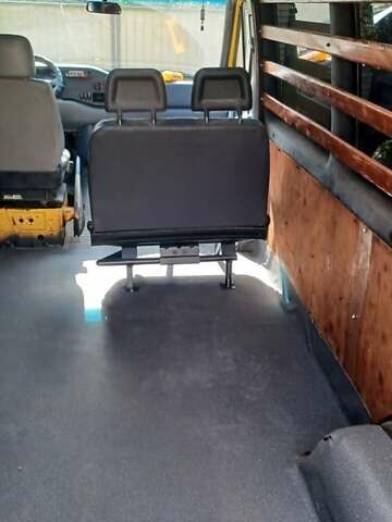 Желтый Мерседес Sprinter, объемом двигателя 2.3 л и пробегом 455 тыс. км за 6700 $, фото 8 на Automoto.ua