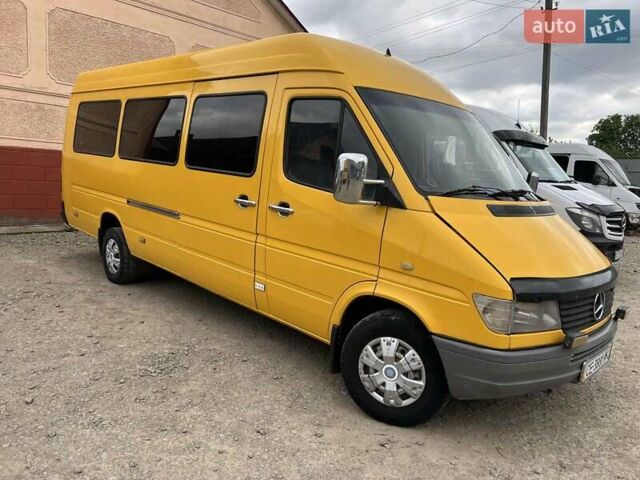 Желтый Мерседес Sprinter, объемом двигателя 2.87 л и пробегом 700 тыс. км за 7700 $, фото 1 на Automoto.ua