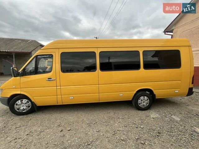 Желтый Мерседес Sprinter, объемом двигателя 2.87 л и пробегом 700 тыс. км за 7700 $, фото 5 на Automoto.ua