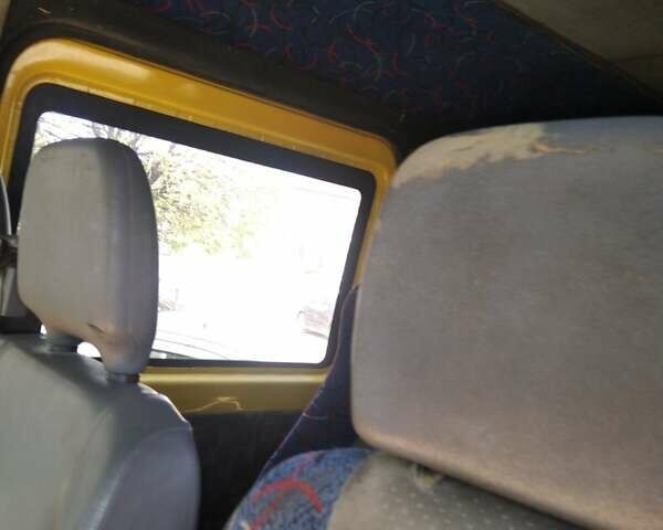 Желтый Мерседес Sprinter, объемом двигателя 2.9 л и пробегом 300 тыс. км за 5300 $, фото 10 на Automoto.ua