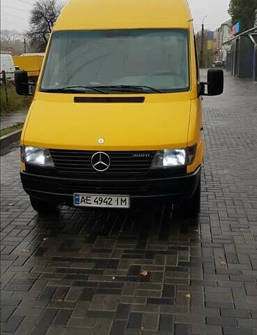 Мерседес Sprinter 1999 в Синельниковом на Automoto.ua Желтый Мерседес Sprinter, объемом двигателя 2.3 л и пробегом 488 тыс. км за 5500 $, фото 38 на Automoto.ua