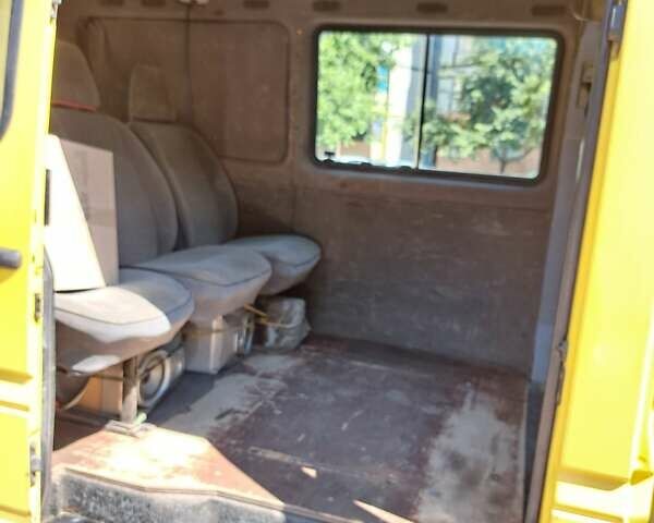 Желтый Мерседес Sprinter, объемом двигателя 2.2 л и пробегом 469 тыс. км за 8500 $, фото 10 на Automoto.ua