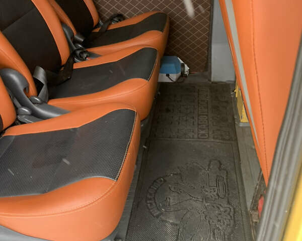 Жовтий Мерседес Sprinter, об'ємом двигуна 2.15 л та пробігом 433 тис. км за 7500 $, фото 15 на Automoto.ua