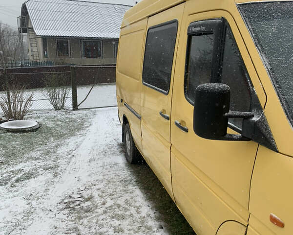 Жовтий Мерседес Sprinter, об'ємом двигуна 2.15 л та пробігом 433 тис. км за 7500 $, фото 23 на Automoto.ua