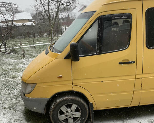 Жовтий Мерседес Sprinter, об'ємом двигуна 2.15 л та пробігом 433 тис. км за 7500 $, фото 31 на Automoto.ua