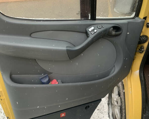 Жовтий Мерседес Sprinter, об'ємом двигуна 2.15 л та пробігом 433 тис. км за 7500 $, фото 6 на Automoto.ua