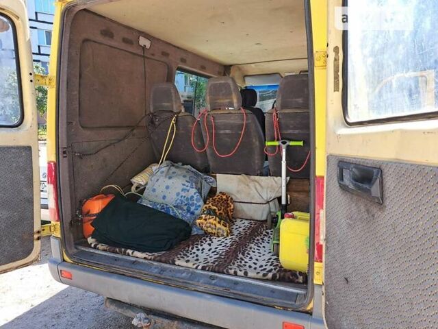 Желтый Мерседес Sprinter, объемом двигателя 2.2 л и пробегом 469 тыс. км за 8500 $, фото 11 на Automoto.ua