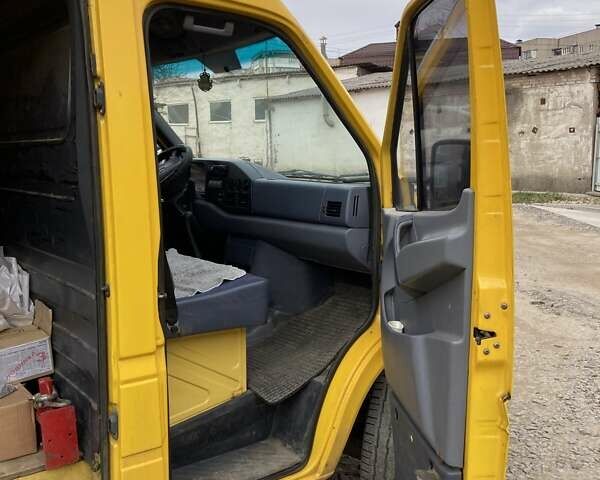 Желтый Мерседес Sprinter, объемом двигателя 2.9 л и пробегом 495 тыс. км за 7000 $, фото 12 на Automoto.ua