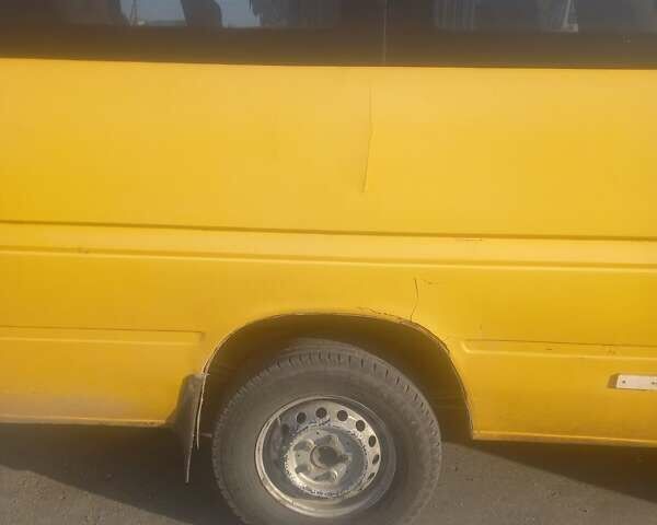Жовтий Мерседес Sprinter, об'ємом двигуна 0 л та пробігом 150 тис. км за 5300 $, фото 3 на Automoto.ua