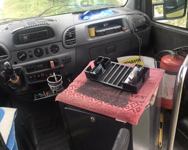 Желтый Мерседес Sprinter, объемом двигателя 2.15 л и пробегом 5 тыс. км за 6300 $, фото 5 на Automoto.ua