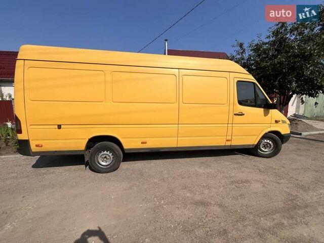 Желтый Мерседес Sprinter, объемом двигателя 2.1 л и пробегом 252 тыс. км за 7000 $, фото 3 на Automoto.ua