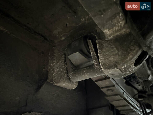 Жовтий Мерседес Sprinter, об'ємом двигуна 2.15 л та пробігом 800 тис. км за 6500 $, фото 36 на Automoto.ua