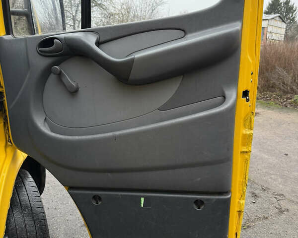 Жовтий Мерседес Sprinter, об'ємом двигуна 2.15 л та пробігом 800 тис. км за 6500 $, фото 23 на Automoto.ua