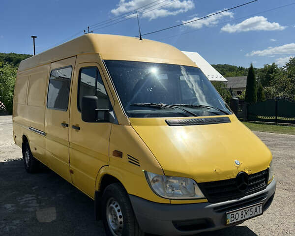 Желтый Мерседес Sprinter, объемом двигателя 2.15 л и пробегом 760 тыс. км за 7200 $, фото 2 на Automoto.ua