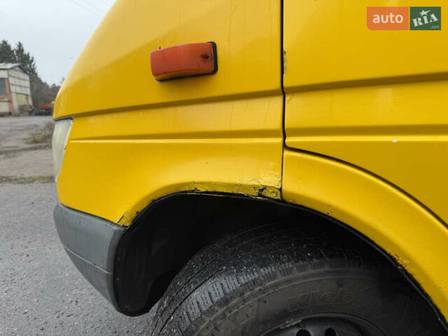 Жовтий Мерседес Sprinter, об'ємом двигуна 2.15 л та пробігом 800 тис. км за 6500 $, фото 8 на Automoto.ua