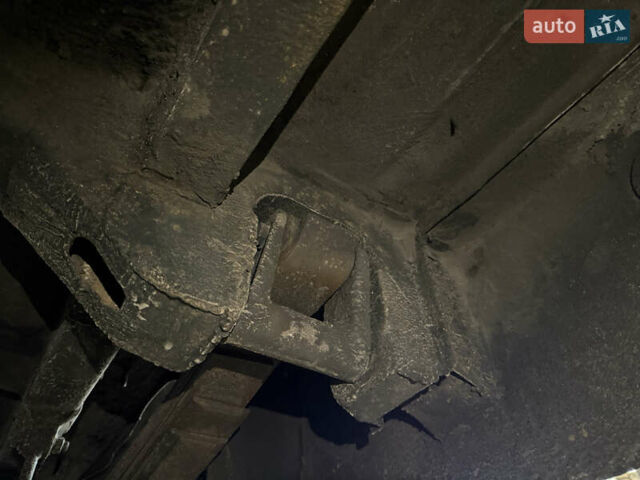 Жовтий Мерседес Sprinter, об'ємом двигуна 2.15 л та пробігом 800 тис. км за 6500 $, фото 37 на Automoto.ua