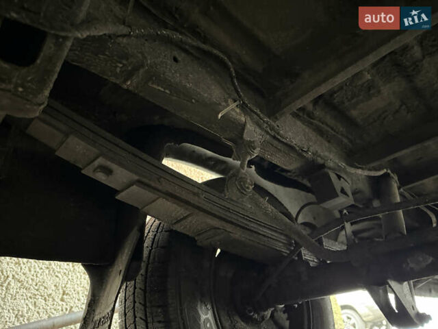 Жовтий Мерседес Sprinter, об'ємом двигуна 2.15 л та пробігом 800 тис. км за 6500 $, фото 38 на Automoto.ua