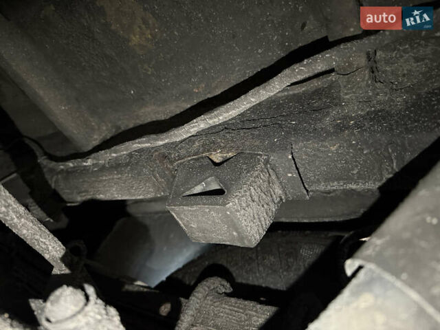 Жовтий Мерседес Sprinter, об'ємом двигуна 2.15 л та пробігом 800 тис. км за 6500 $, фото 34 на Automoto.ua