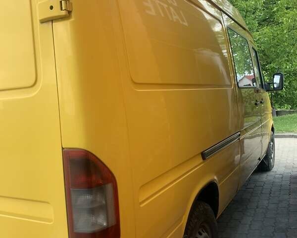 Желтый Мерседес Sprinter, объемом двигателя 0 л и пробегом 7 тыс. км за 6000 $, фото 3 на Automoto.ua