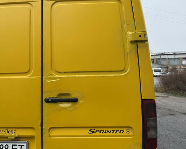Жовтий Мерседес Sprinter, об'ємом двигуна 2.15 л та пробігом 800 тис. км за 6500 $, фото 12 на Automoto.ua