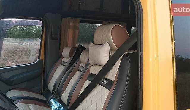 Желтый Мерседес Sprinter, объемом двигателя 2.1 л и пробегом 650 тыс. км за 7100 $, фото 12 на Automoto.ua