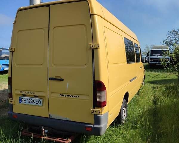 Желтый Мерседес Sprinter, объемом двигателя 2.1 л и пробегом 1 тыс. км за 8750 $, фото 3 на Automoto.ua