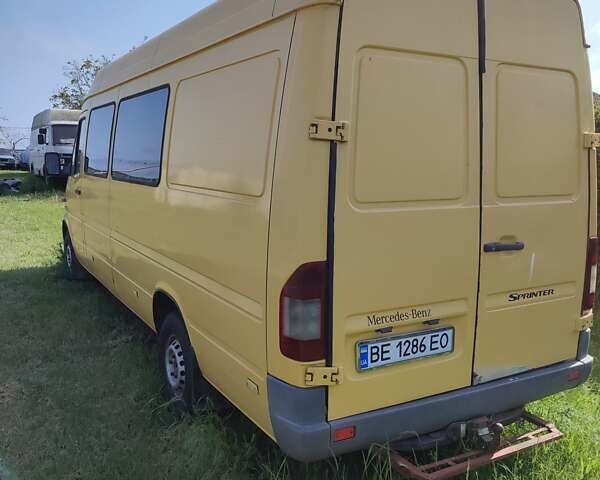 Желтый Мерседес Sprinter, объемом двигателя 2.1 л и пробегом 1 тыс. км за 8750 $, фото 2 на Automoto.ua