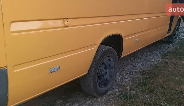 Желтый Мерседес Sprinter, объемом двигателя 2.1 л и пробегом 650 тыс. км за 7100 $, фото 19 на Automoto.ua