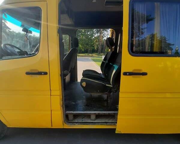 Жовтий Мерседес Sprinter, об'ємом двигуна 2.69 л та пробігом 500 тис. км за 6999 $, фото 13 на Automoto.ua