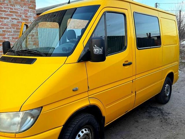 Желтый Мерседес Sprinter, объемом двигателя 2.1 л и пробегом 0 тыс. км за 6500 $, фото 4 на Automoto.ua