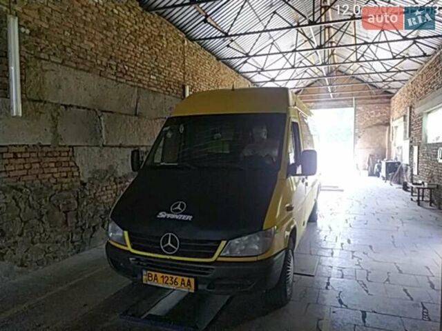 Желтый Мерседес Sprinter, объемом двигателя 2.2 л и пробегом 2 тыс. км за 3000 $, фото 1 на Automoto.ua