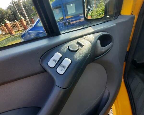 Жовтий Мерседес Sprinter, об'ємом двигуна 2.69 л та пробігом 500 тис. км за 6999 $, фото 17 на Automoto.ua