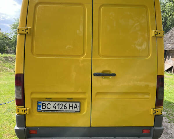 Желтый Мерседес Sprinter, объемом двигателя 2.15 л и пробегом 490 тыс. км за 9500 $, фото 6 на Automoto.ua