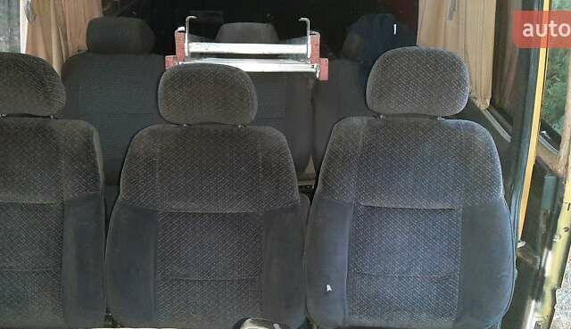 Желтый Мерседес Sprinter, объемом двигателя 2.1 л и пробегом 650 тыс. км за 7100 $, фото 8 на Automoto.ua