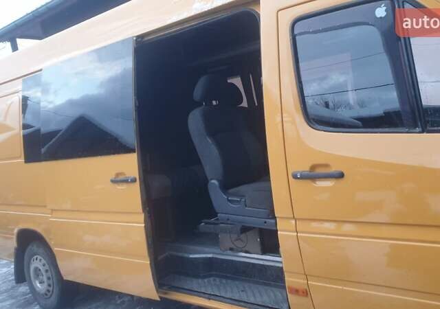 Желтый Мерседес Sprinter, объемом двигателя 2.7 л и пробегом 111 тыс. км за 10050 $, фото 10 на Automoto.ua