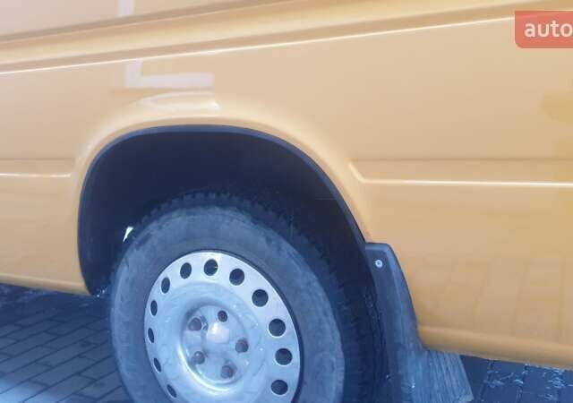 Желтый Мерседес Sprinter, объемом двигателя 2.7 л и пробегом 111 тыс. км за 10050 $, фото 6 на Automoto.ua