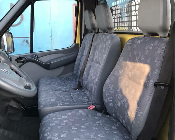 Жовтий Мерседес Sprinter, об'ємом двигуна 2.2 л та пробігом 268 тис. км за 13700 $, фото 10 на Automoto.ua