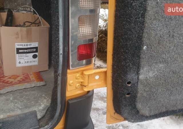 Желтый Мерседес Sprinter, объемом двигателя 2.7 л и пробегом 111 тыс. км за 10050 $, фото 19 на Automoto.ua