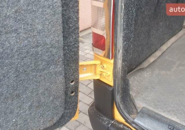 Желтый Мерседес Sprinter, объемом двигателя 2.7 л и пробегом 111 тыс. км за 10050 $, фото 16 на Automoto.ua