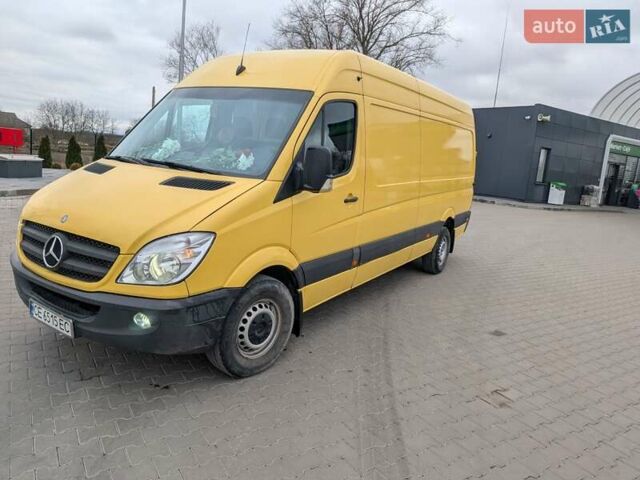 Желтый Мерседес Sprinter, объемом двигателя 2.9 л и пробегом 487 тыс. км за 15000 $, фото 1 на Automoto.ua