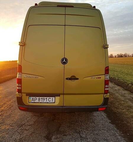 Желтый Мерседес Sprinter, объемом двигателя 2.1 л и пробегом 620 тыс. км за 17500 $, фото 8 на Automoto.ua