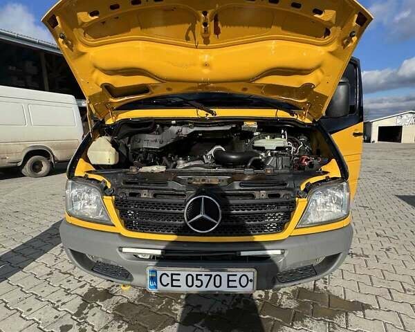 Желтый Мерседес Sprinter, объемом двигателя 2.7 л и пробегом 100 тыс. км за 19000 $, фото 19 на Automoto.ua
