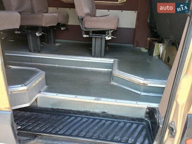 Жовтий Мерседес Sprinter, об'ємом двигуна 2.15 л та пробігом 750 тис. км за 13500 $, фото 7 на Automoto.ua