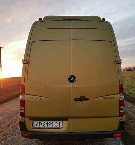 Желтый Мерседес Sprinter, объемом двигателя 2.1 л и пробегом 620 тыс. км за 17500 $, фото 1 на Automoto.ua