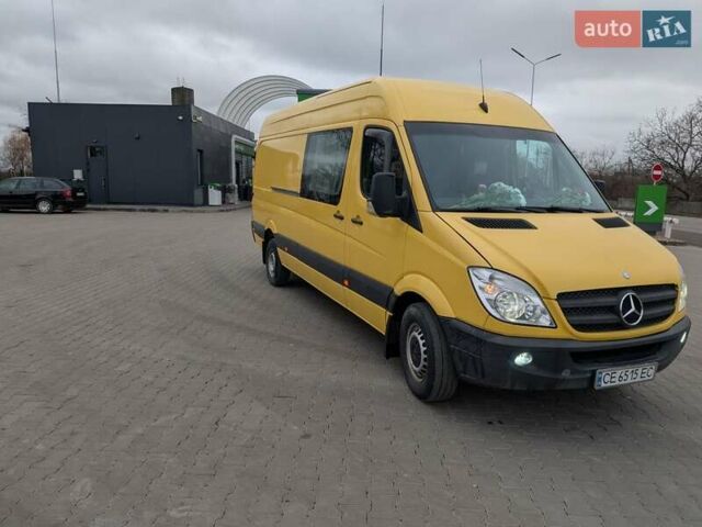 Желтый Мерседес Sprinter, объемом двигателя 2.9 л и пробегом 487 тыс. км за 15000 $, фото 2 на Automoto.ua