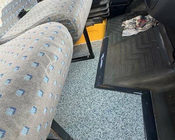 Желтый Мерседес Sprinter, объемом двигателя 2.7 л и пробегом 100 тыс. км за 19000 $, фото 8 на Automoto.ua