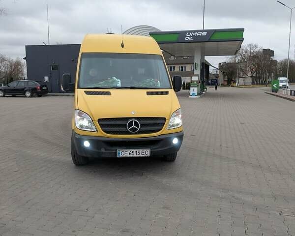 Желтый Мерседес Sprinter, объемом двигателя 2.9 л и пробегом 487 тыс. км за 15000 $, фото 8 на Automoto.ua