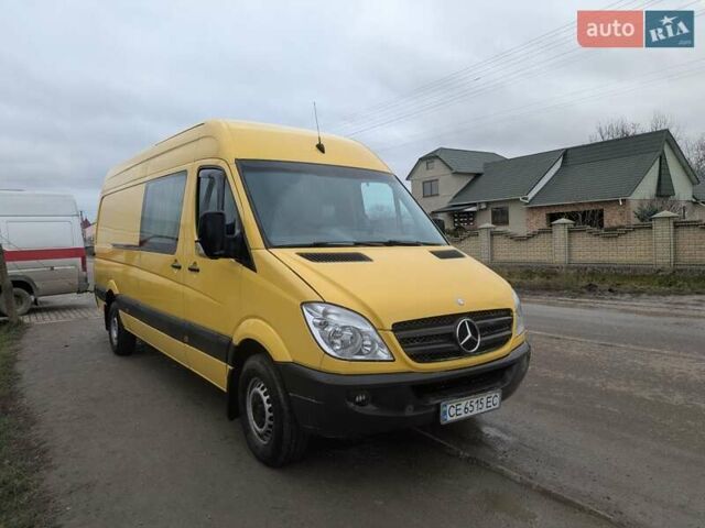 Желтый Мерседес Sprinter, объемом двигателя 2.9 л и пробегом 487 тыс. км за 15000 $, фото 4 на Automoto.ua
