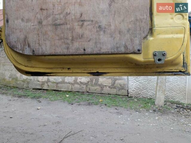 Желтый Мерседес Sprinter, объемом двигателя 2.9 л и пробегом 487 тыс. км за 15000 $, фото 11 на Automoto.ua